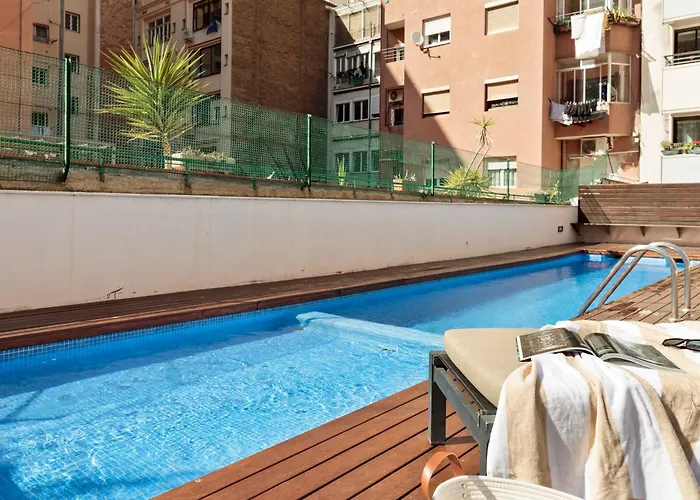 Cerca De La Playa Y El Born, Con Piscina