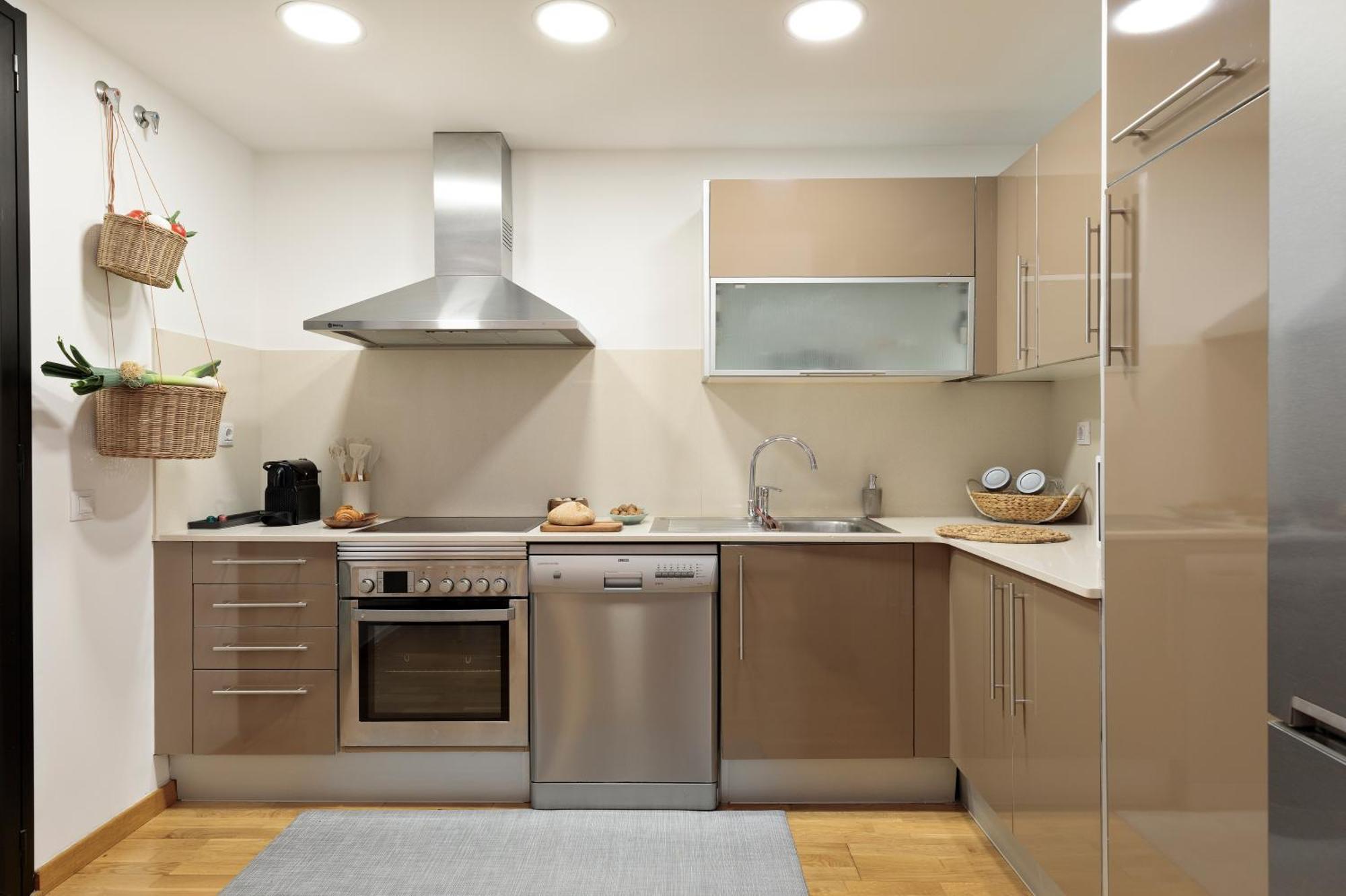 Apartamento Cerca De La Playa Y El Born, Con Piscina