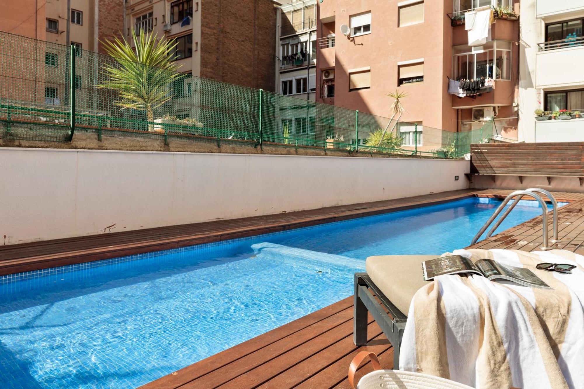 Cerca De La Playa Y El Born, Con Piscina *